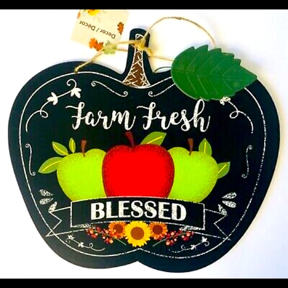 🍎 FARM FRESH HANGING SIGN 🍎 - Picture 2 of 5